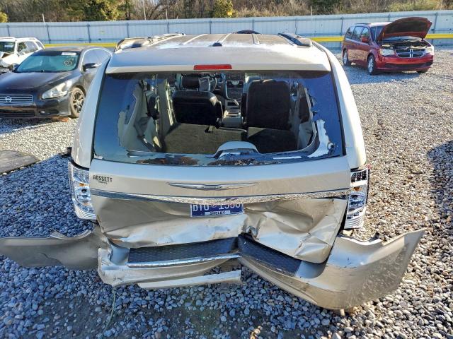 Chrysler Minivan Touring Image 13