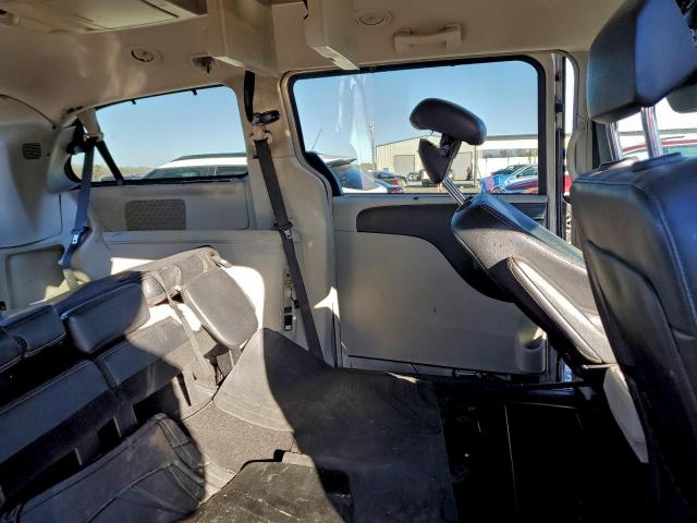 Chrysler Minivan Touring Image 10