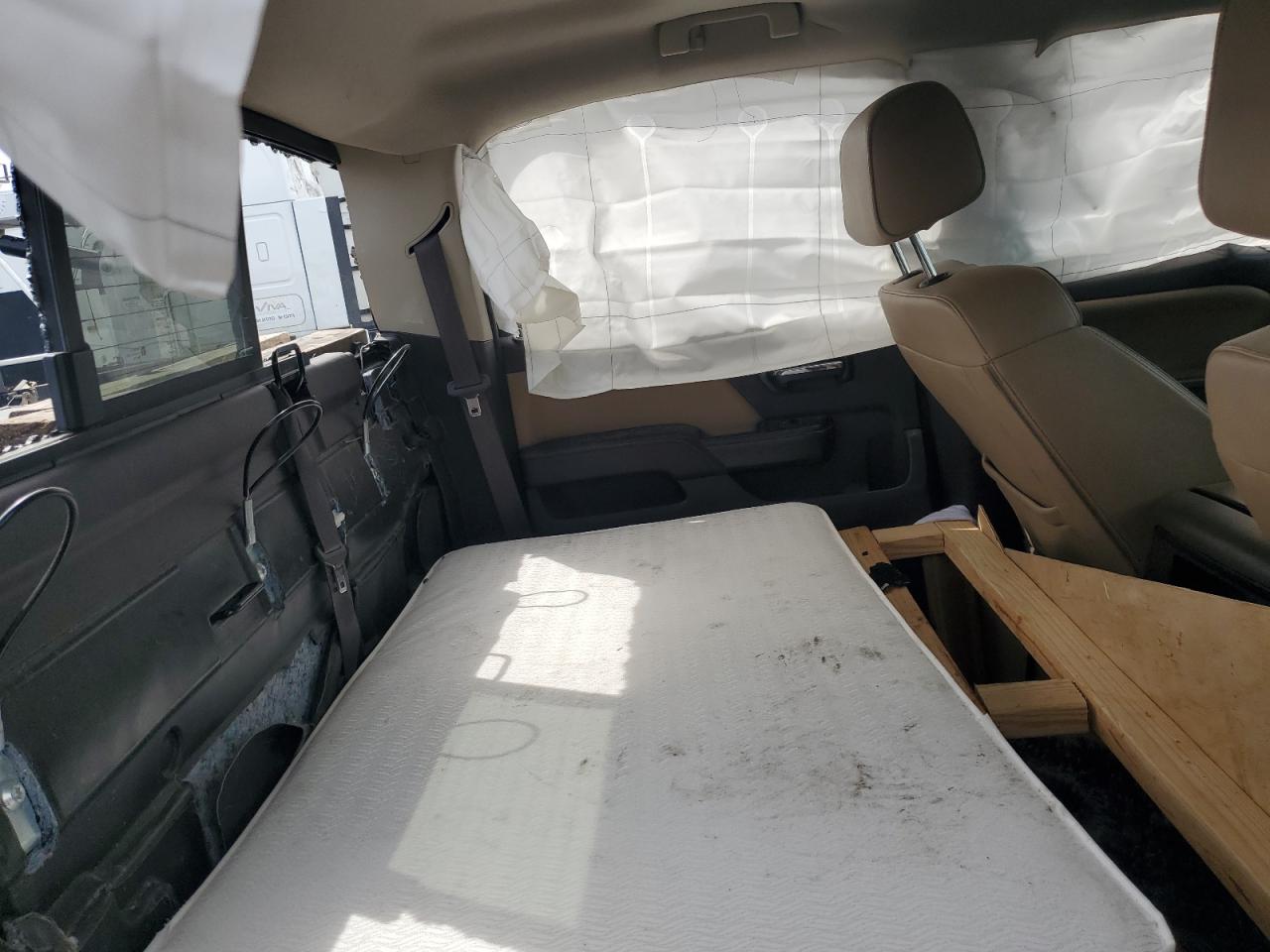 GMC Sierra K2500 Denali Image 2