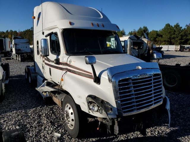  Salvage Freightliner Cascadia 1